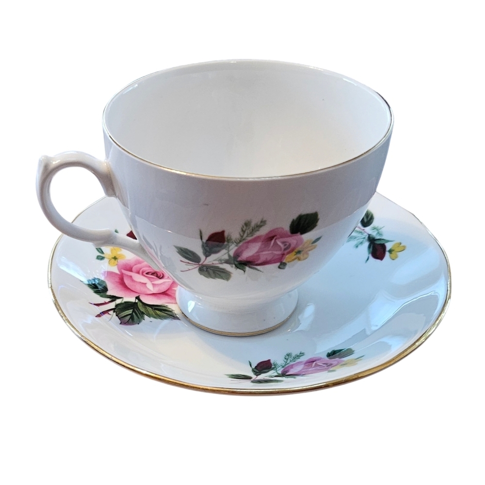 Queen Anne Bone China Made in England Floral Pattern 8289 Teacup and Saucer